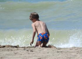 2017-375 Beach boy a$$ up and little surfer