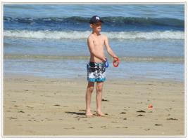 2017-205 Beach boy and his kite