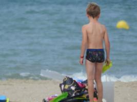 2017-288 Beach boy and his toys