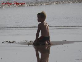 2016-194 Karon beach boy reflect