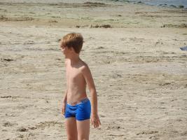 2020-050 Boy in blue swimsuit on the beach, last pictures