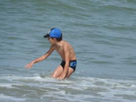 2017-271 Second beach boy facing the waves
