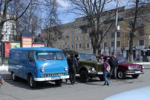 2023_04_29 Киров, ретро-автомобили на Театральной площади